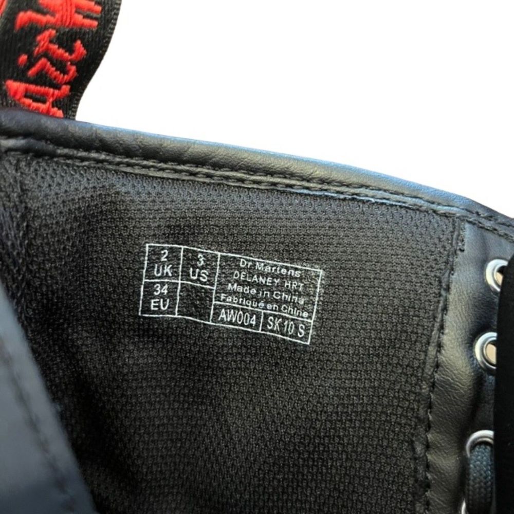 Dr Martens Youth Delaney Heart Boots - Picture 11 of 13